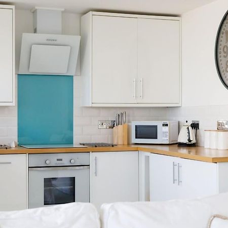 Two Bed Seafront Escape In East Wittering Apartment Exterior photo